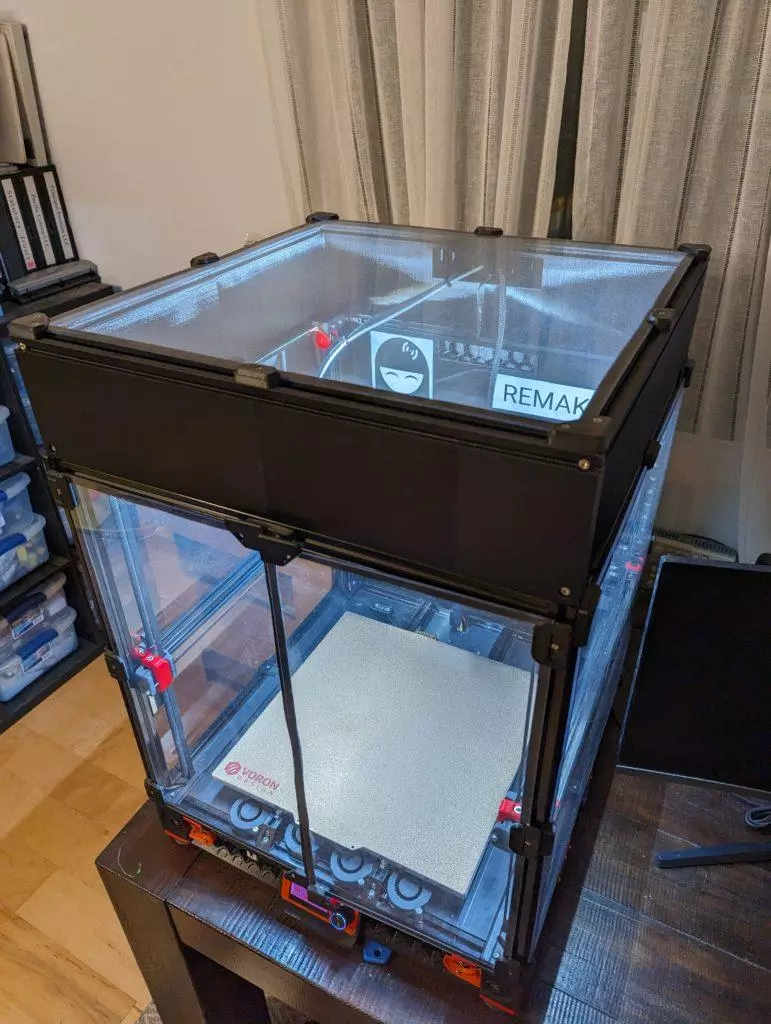 Voron 2.4 with top hat - view from the side